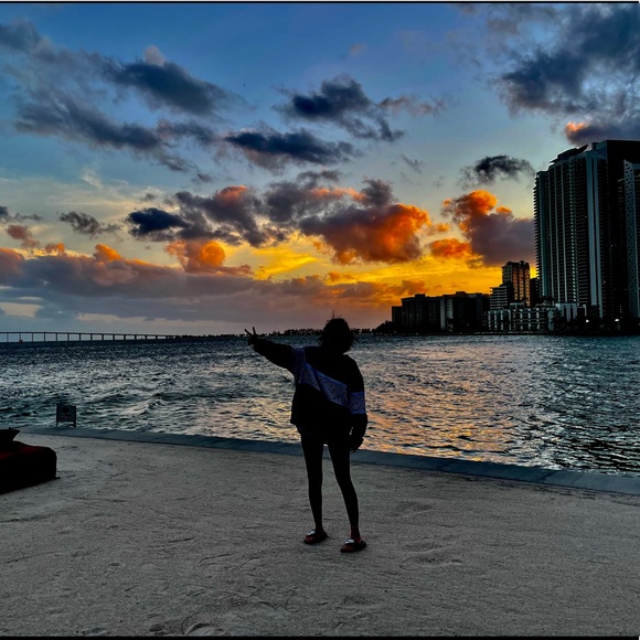 Meet your Posher, S - Picture 1 of 1